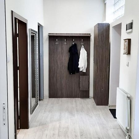 Simi Central Apartment Oradea Exterior photo