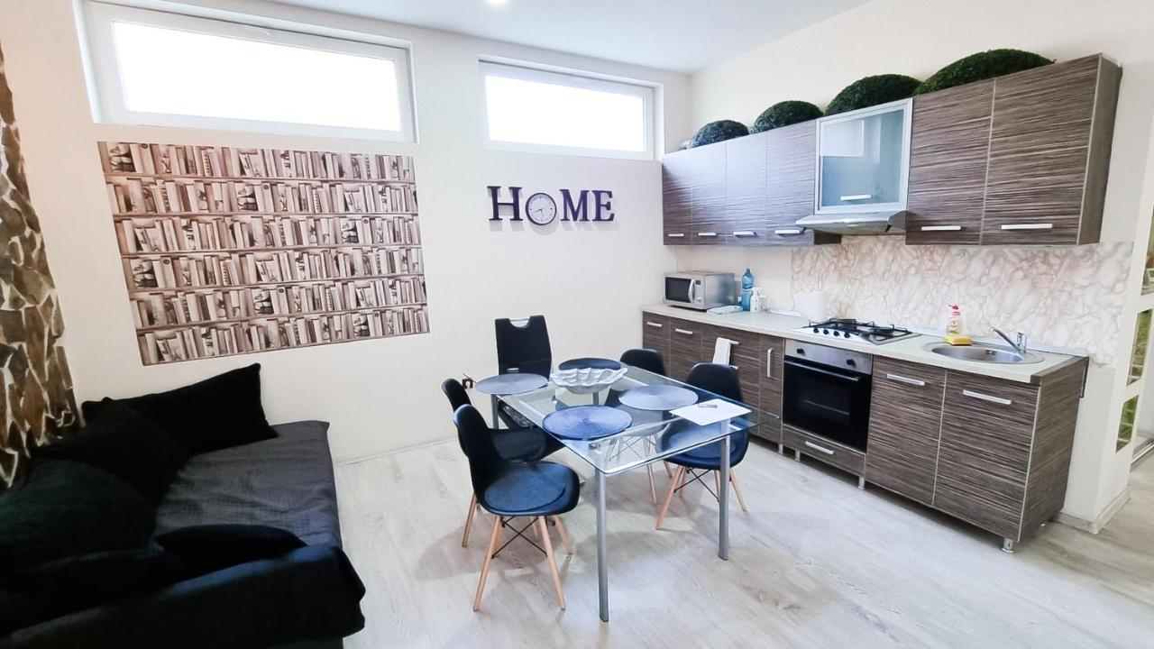 Simi Central Apartment Oradea Exterior photo